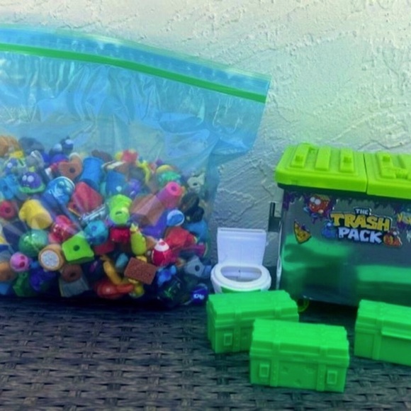 The Trash Pack Lot 230 toys garbage truck toilet grocery gang 3 chests RARE - Picture 1 of 11